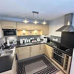 The Puffin Pad - Part Of The The Bay Village With Pool, Gym And Direct Access, Pub, Restaurant, Tennis And Meadows Walks