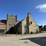 The Puffin Pad - Part Of The The Bay Village With Pool, Gym And Direct Access, Pub, Restaurant, Tennis And Meadows Walks * Filey