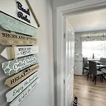 The Puffin Pad - Part Of The The Bay Village With Pool, Gym And Direct Access, Pub, Restaurant, Tennis And Meadows Walks Hébergement de vacances *