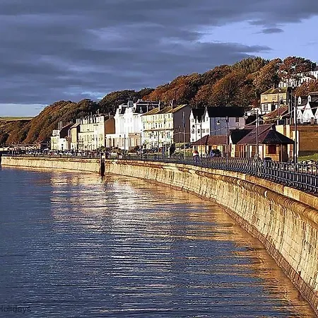Dom wakacyjny The Puffin Pad - Part Of The The Bay Village With Pool, Gym And Direct Access, Pub, Restaurant, Tennis And Meadows Walks