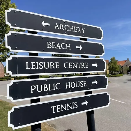 Dom wakacyjny The Puffin Pad - Part Of The The Bay Village With Pool, Gym And Direct Access, Pub, Restaurant, Tennis And Meadows Walks *