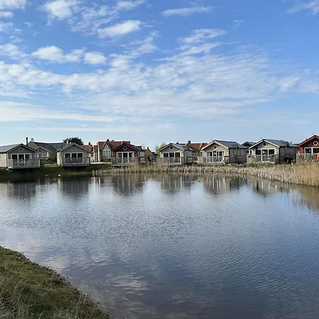 Dom wakacyjny The Puffin Pad - Part Of The The Bay Village With Pool, Gym And Direct Access, Pub, Restaurant, Tennis And Meadows Walks