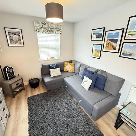 The Puffin Pad - Part Of The The Bay Village With Pool, Gym And Direct Access, Pub, Restaurant, Tennis And Meadows Walks