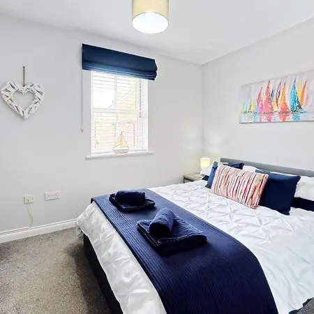 The Puffin Pad - Part Of The The Bay Village With Pool, Gym And Direct Access, Pub, Restaurant, Tennis And Meadows Walks Filey