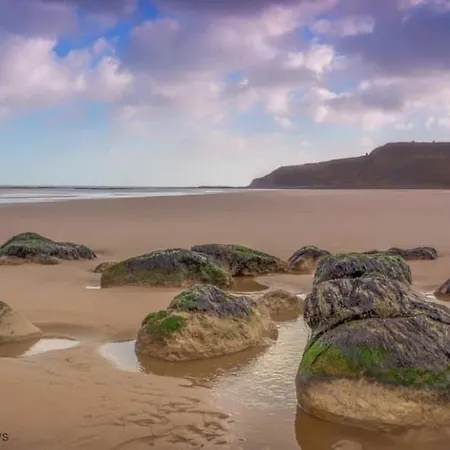 The Puffin Pad - Part Of The The Bay Village With Pool, Gym And Direct Access, Pub, Restaurant, Tennis And Meadows Walks Vakantiehuis